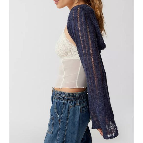 Urban Outfitter Renewal Loose Knit Bell Sleeve Shrug Sweater | Navy | Women’s XS - Picture 3 of 9